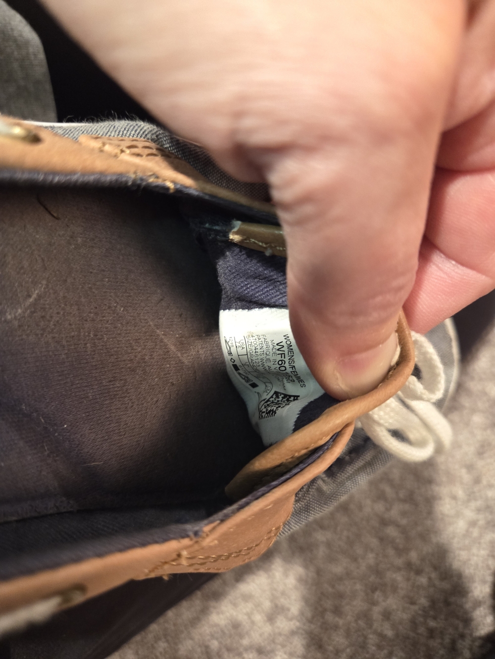 Womens size 7.5 keds boat shoes slip on - Picture 4 of 4